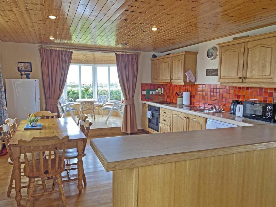 Lands End Cottage - Connemara Aughrus More 외부 사진
