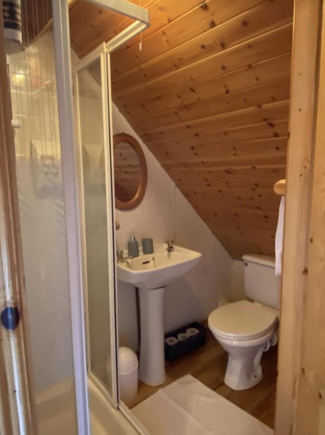 Lands End Cottage - Connemara Aughrus More 외부 사진