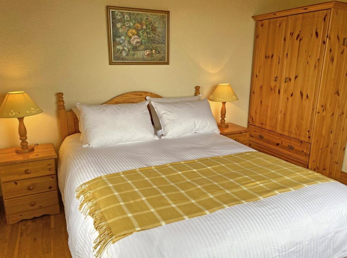 Lands End Cottage - Connemara Aughrus More 외부 사진