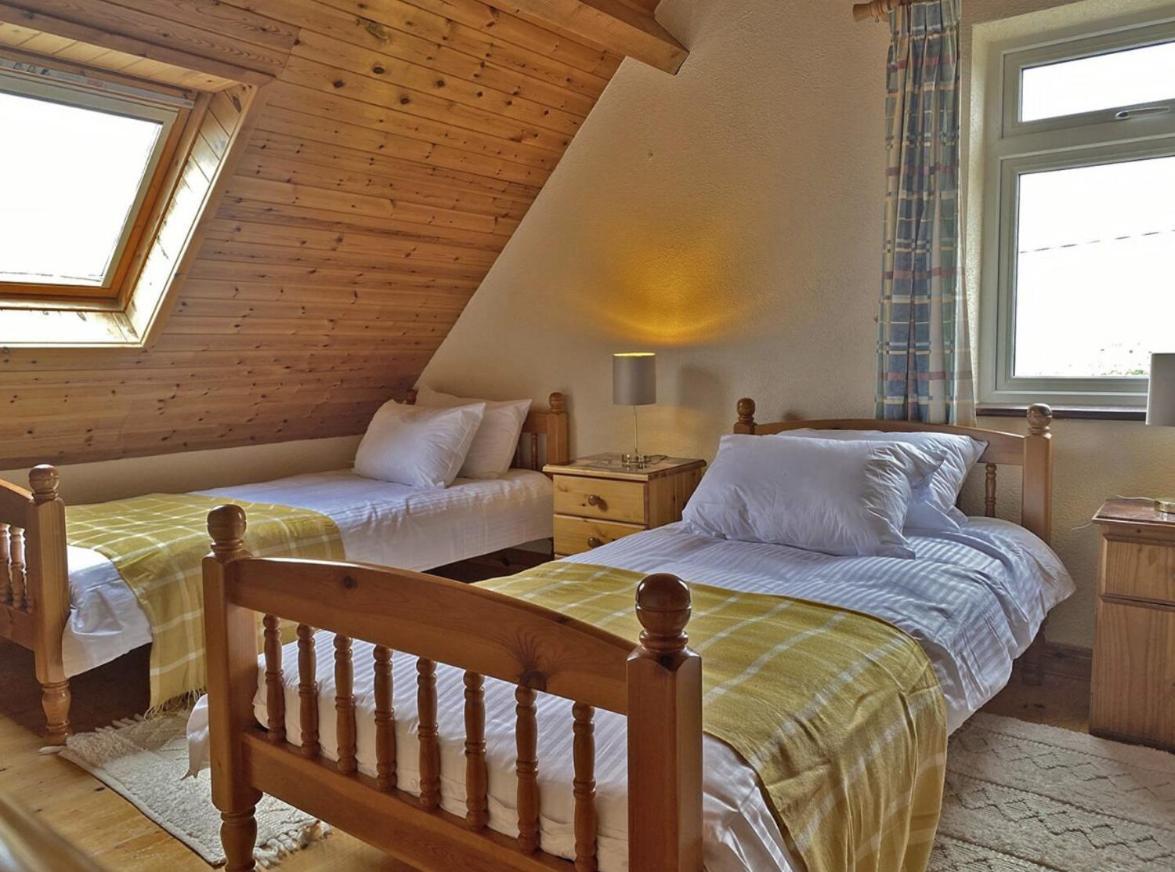 Lands End Cottage - Connemara Aughrus More 외부 사진