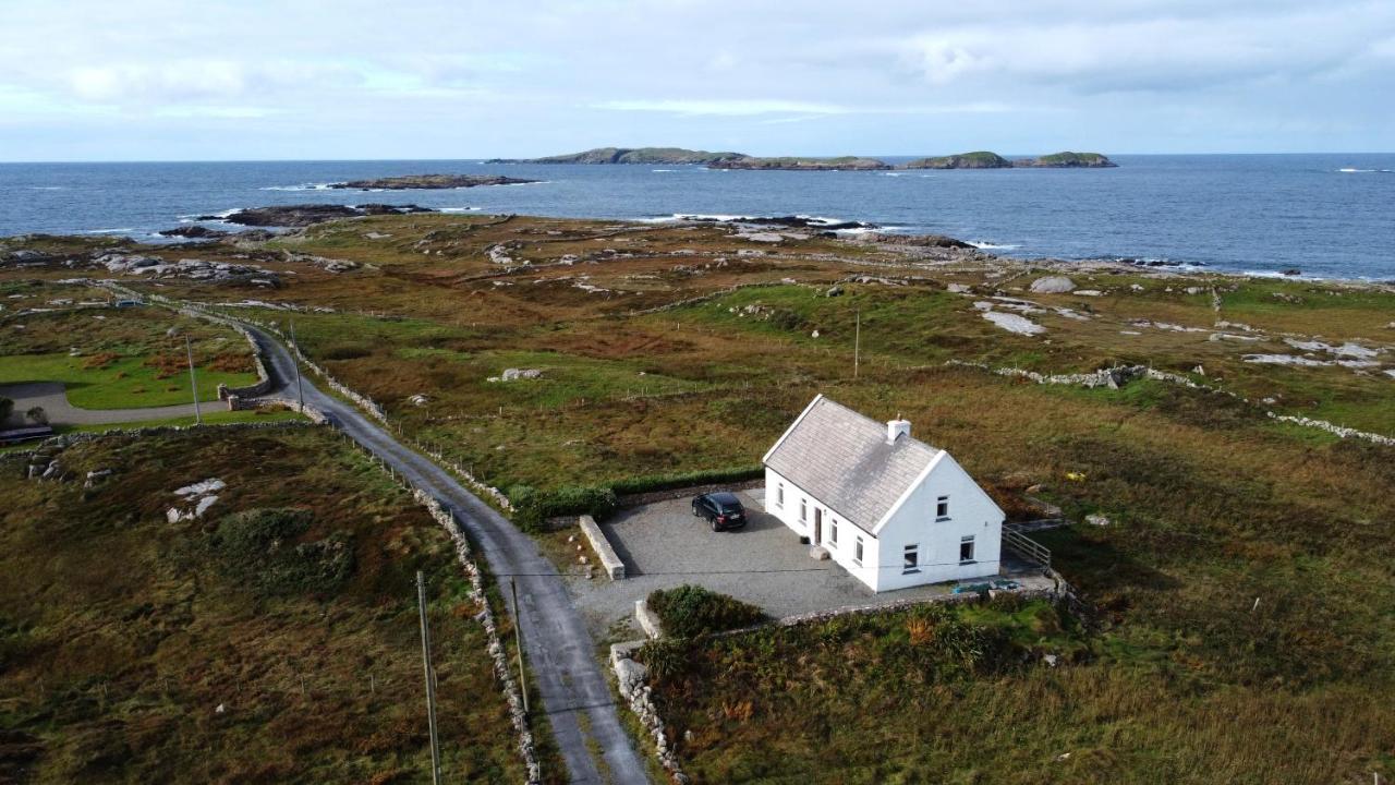 Lands End Cottage - Connemara Aughrus More 외부 사진