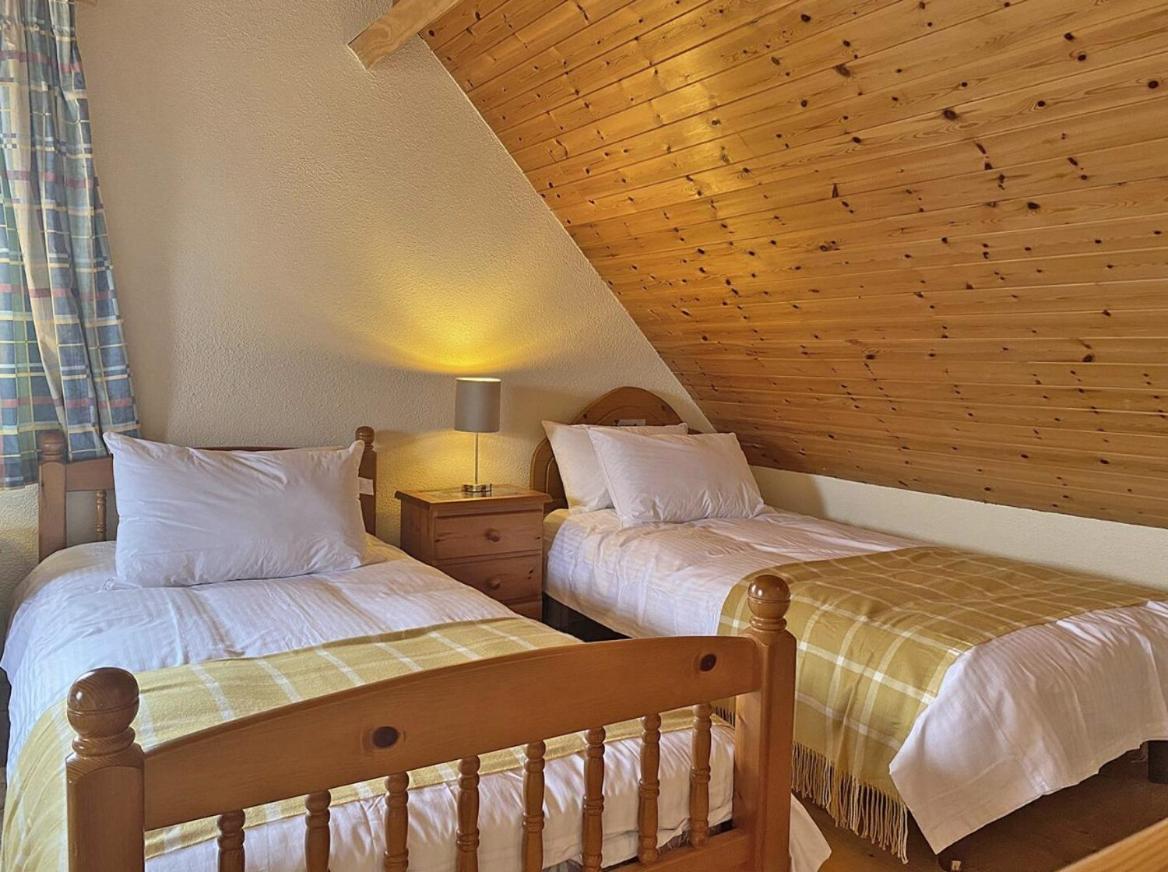 Lands End Cottage - Connemara Aughrus More 외부 사진