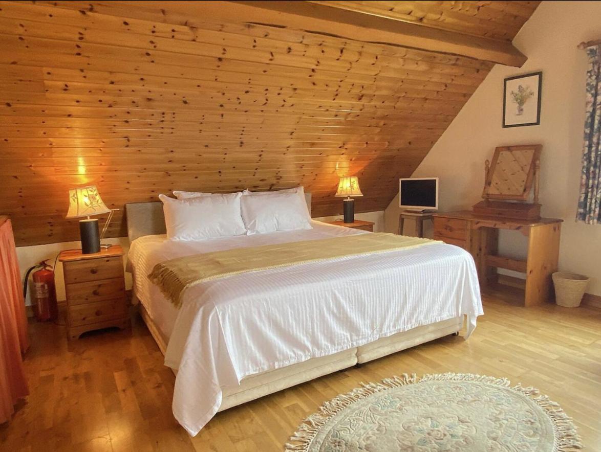 Lands End Cottage - Connemara Aughrus More 외부 사진